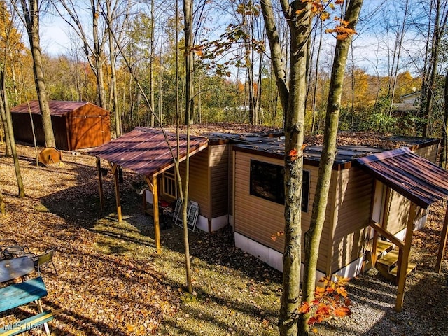 view of outbuilding