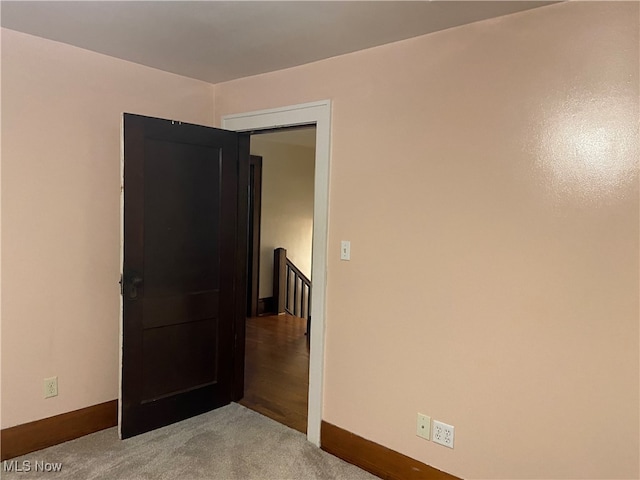 spare room with carpet flooring