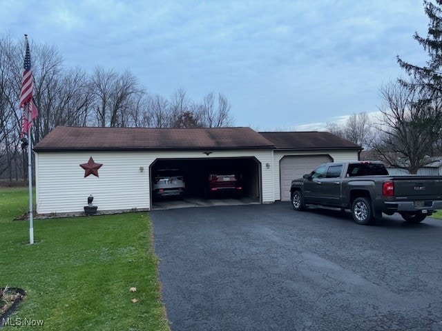 exterior space featuring a yard