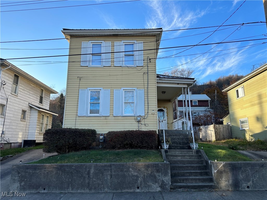 view of front of house