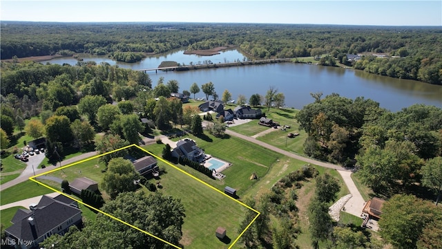 bird's eye view featuring a water view