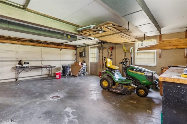 2500 Douglas Rd, Ashtabula, OH 44004 - view of garage