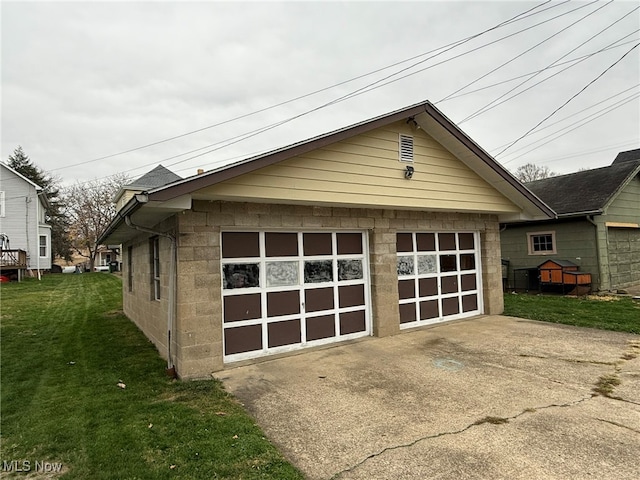 exterior space with a yard