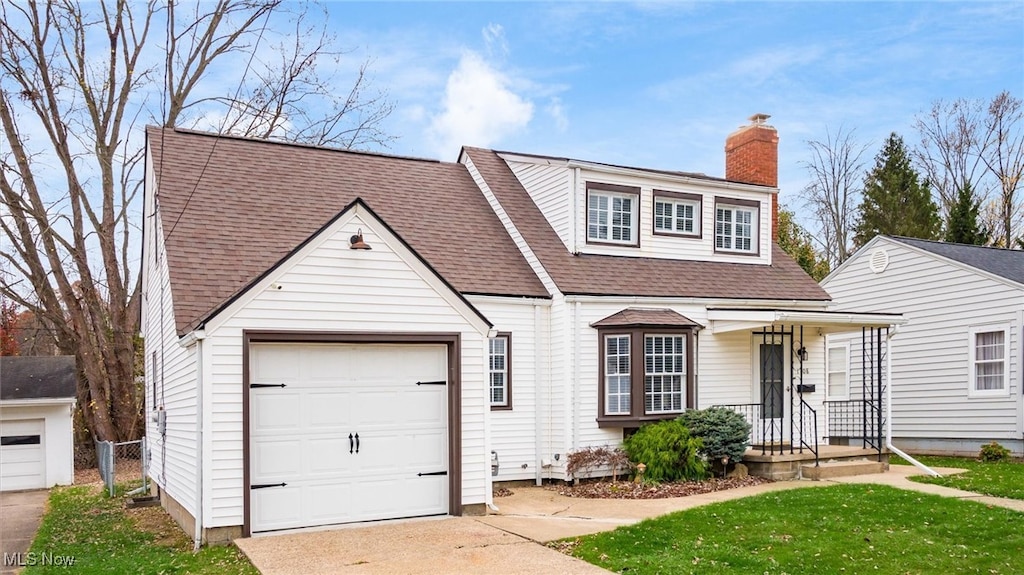 view of front of property with a front yard