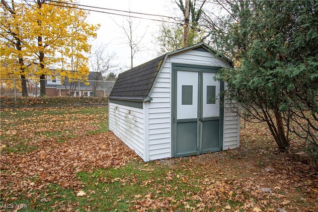 view of outbuilding