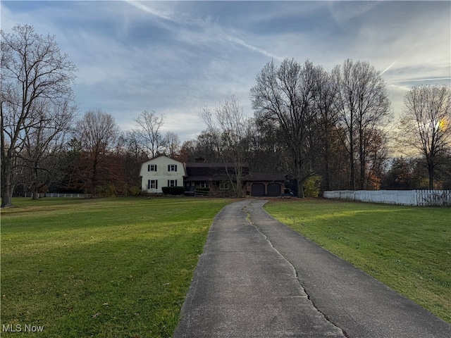 view of front of house featuring a front yard