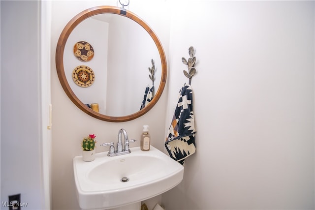 bathroom with sink