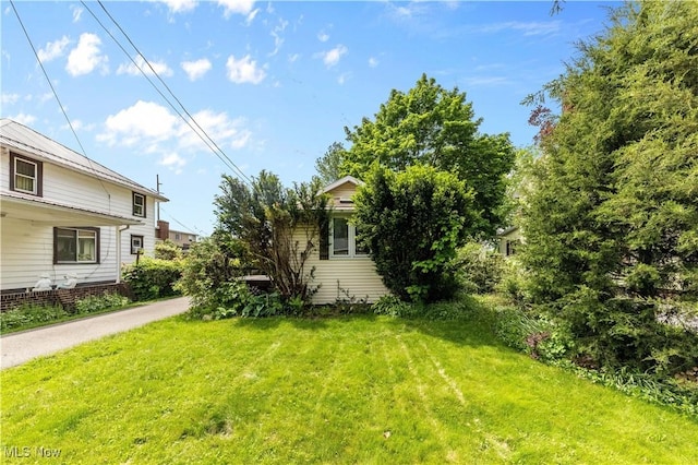 18061 Derr Ave, Beloit, OH 44609 - view of green lawn