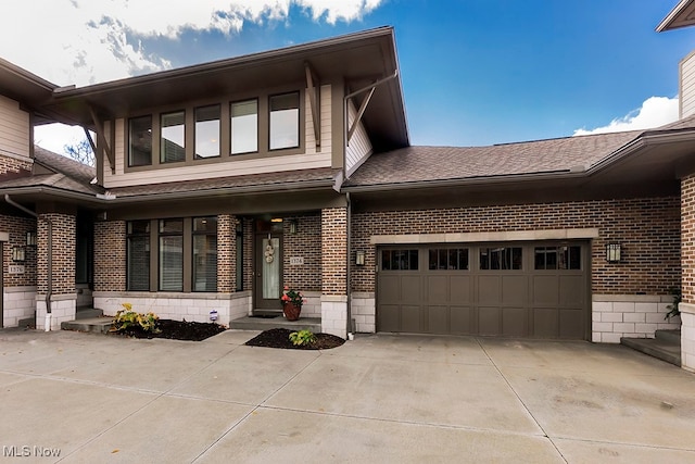 view of front of house featuring a garage