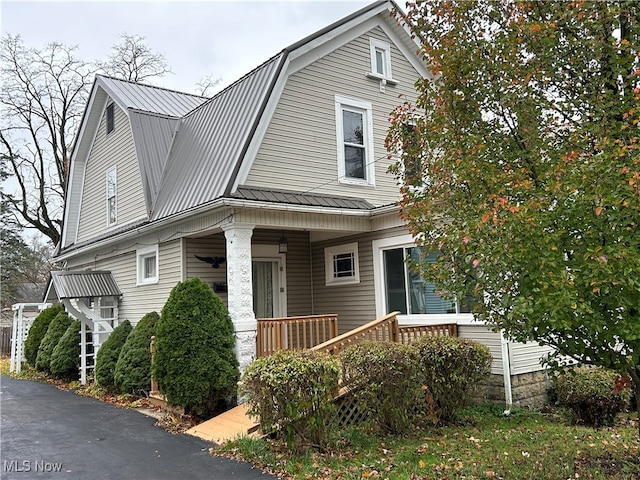 view of front of house