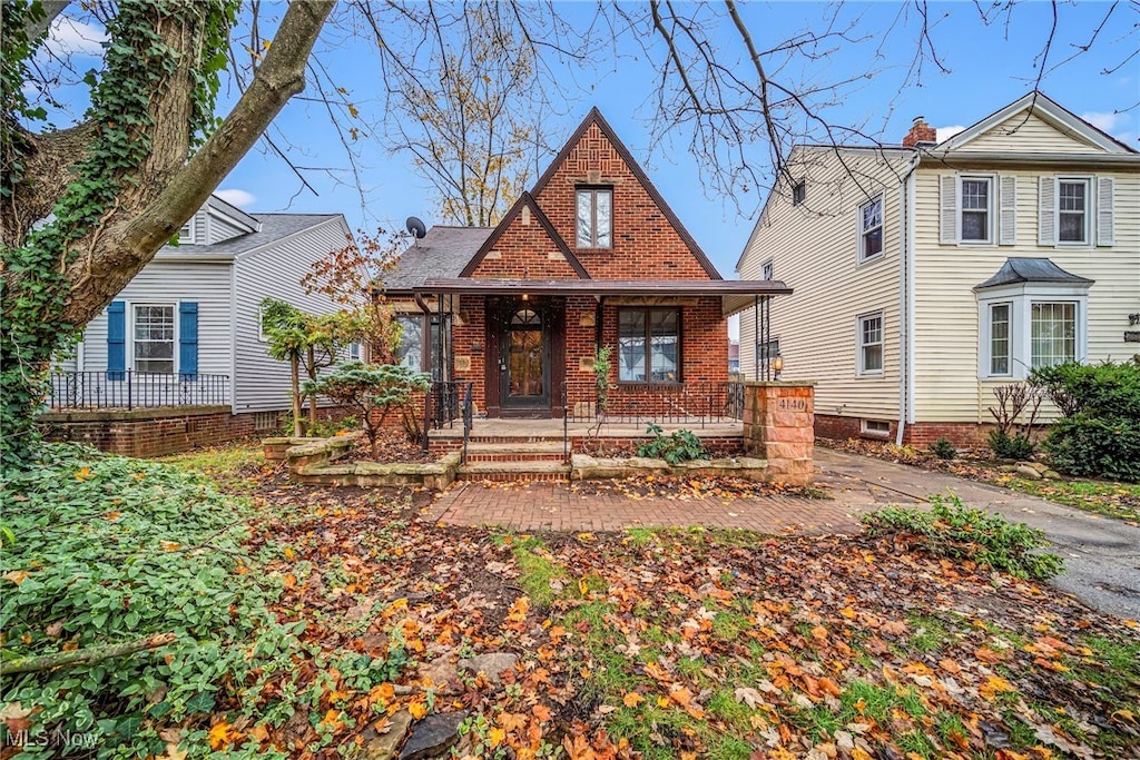 view of front of home featuring covered porch