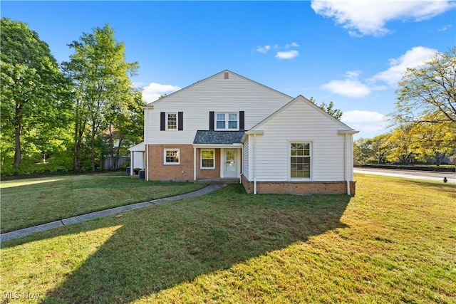 view of front of house featuring a front lawn