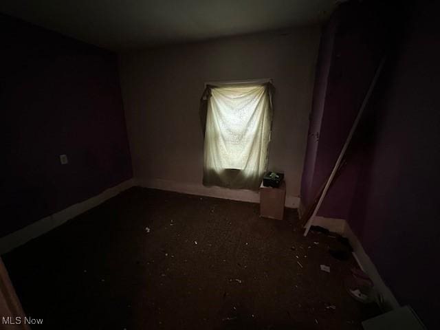 1411 W 21st St, Lorain, OH 44052 - unfurnished room with baseboards