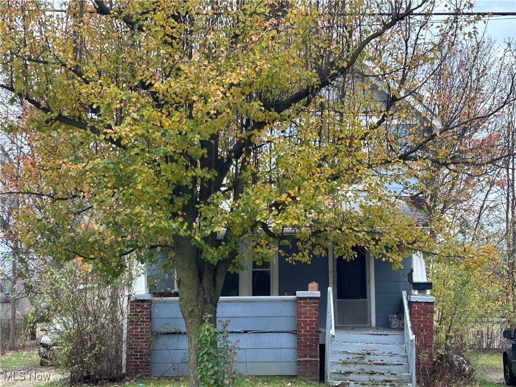 view of obstructed view of property