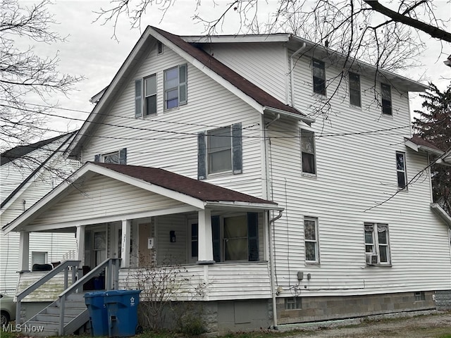 view of front of home featuring covered porch