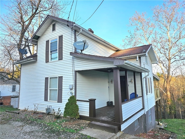 view of front of house featuring a porch