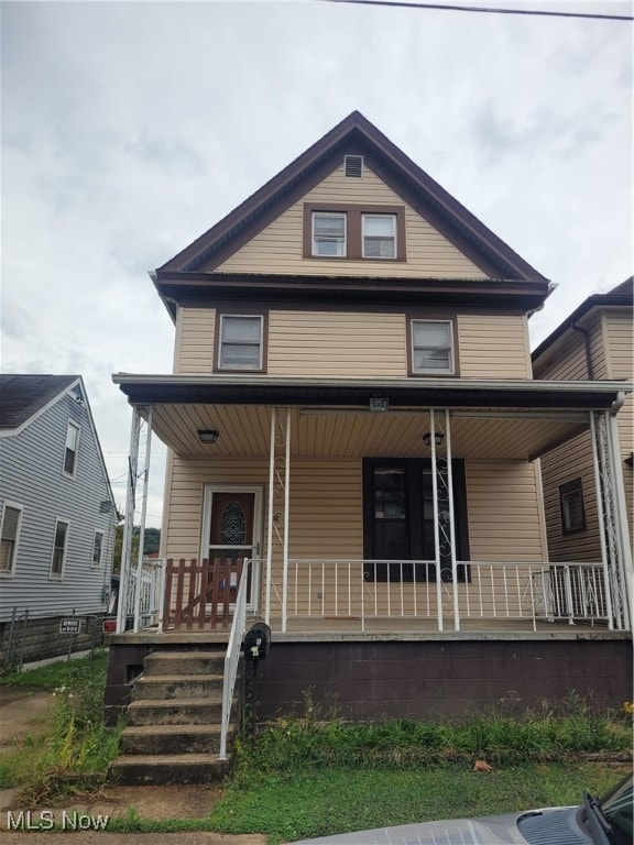 view of front facade with covered porch