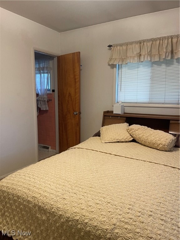 bedroom with carpet flooring