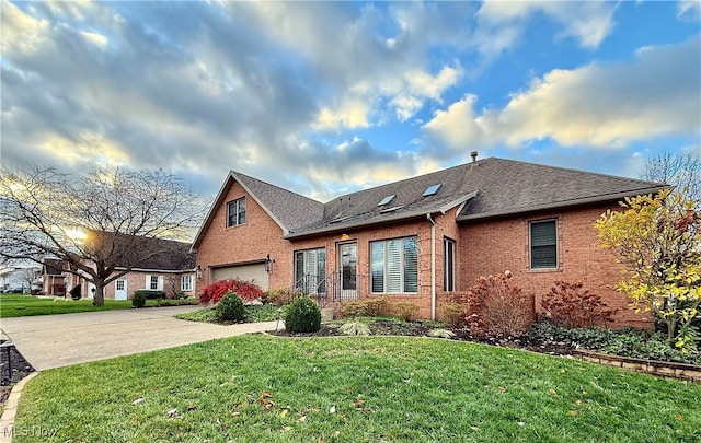 view of front of home with a front lawn