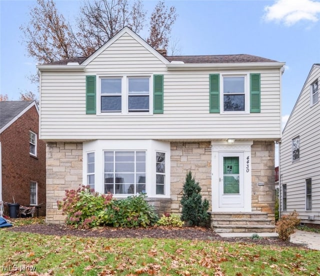 view of front of house with a front yard