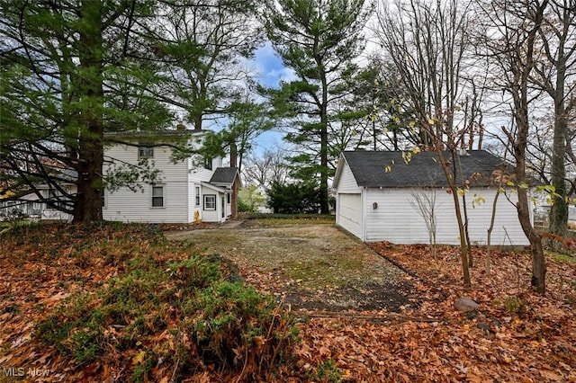 view of yard featuring a garage