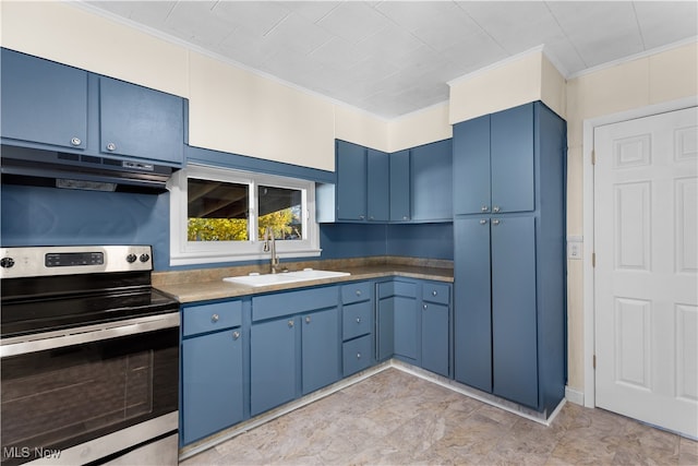 kitchen with blue cabinetry, electric stove, crown molding, and sink