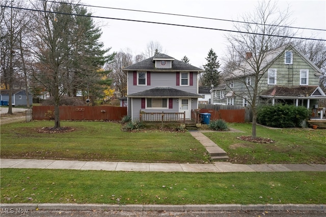 view of front of house featuring a front lawn