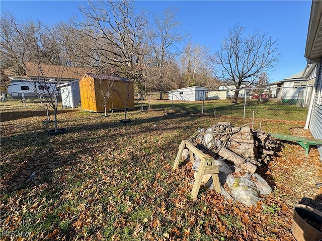 view of yard with a shed