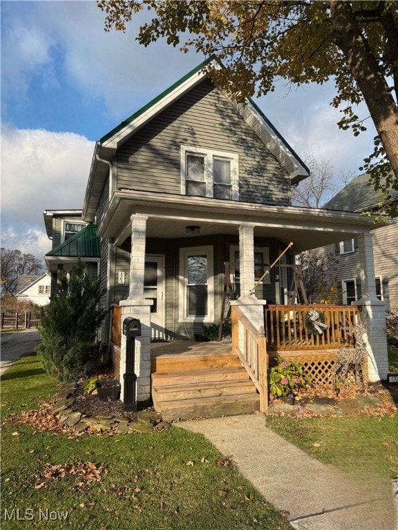 bungalow-style house featuring covered porch