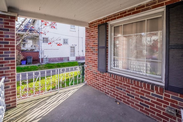 view of patio / terrace with covered porch