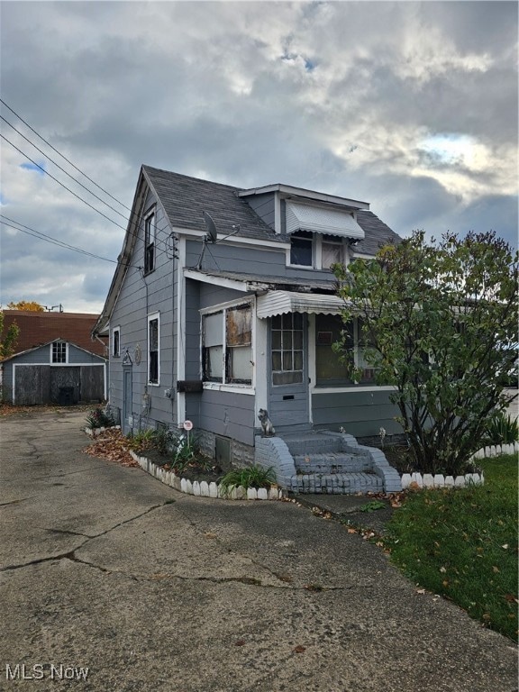 view of front of home