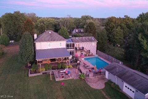 view of aerial view at dusk