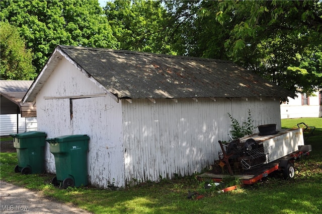 view of outdoor structure