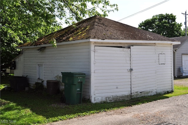 view of outdoor structure