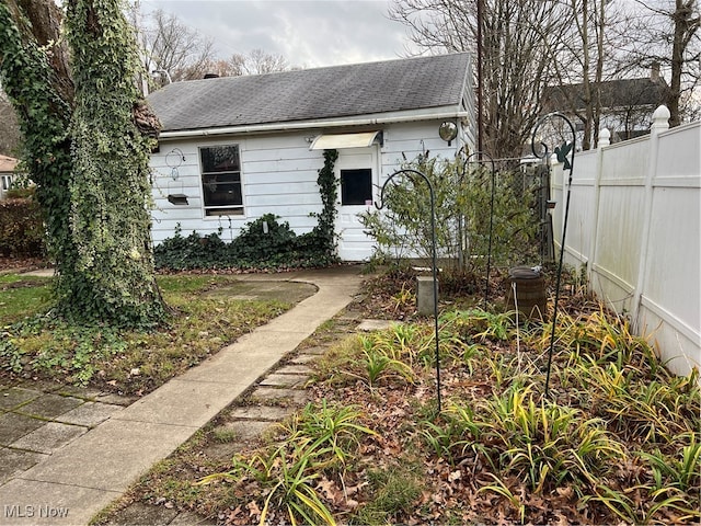 view of front of property