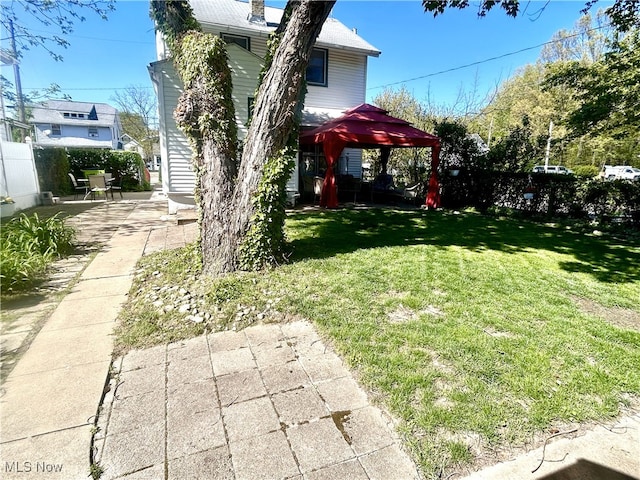 view of yard with a patio