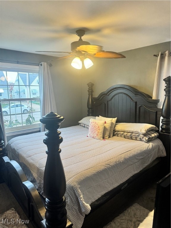 bedroom featuring ceiling fan