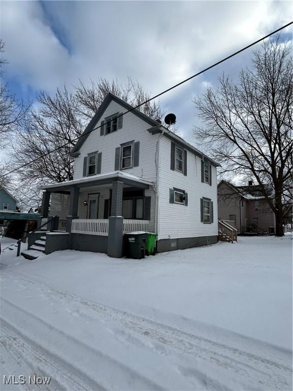 view of front of house featuring a porch