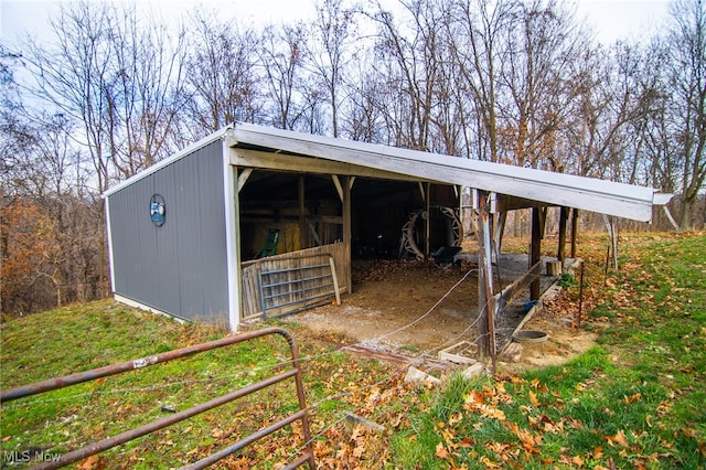 view of outbuilding