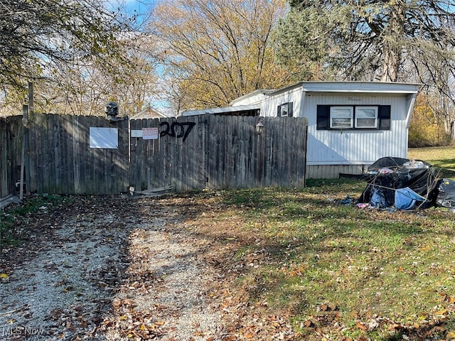 207 Carrolldale Ave NE, Canton, OH 44704 - view of yard