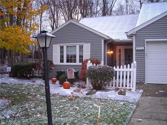 view of front facade with a garage