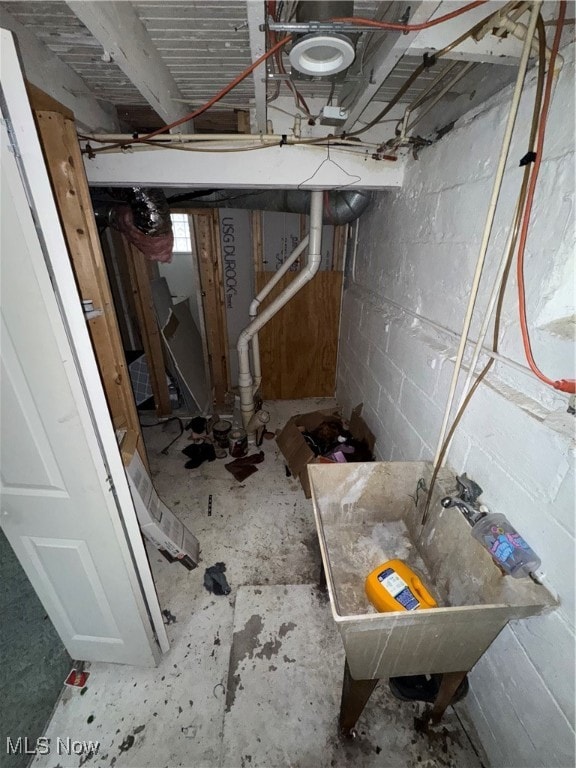 basement with sink