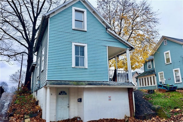 view of front facade