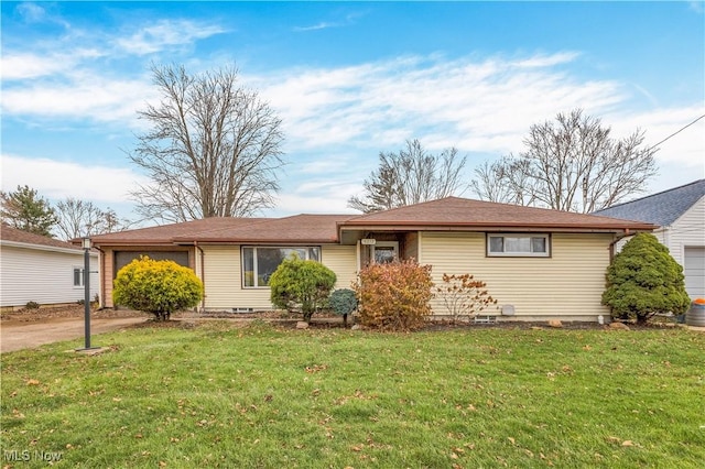 single story home with a front lawn