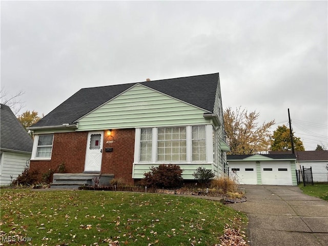 view of front of house with a front yard