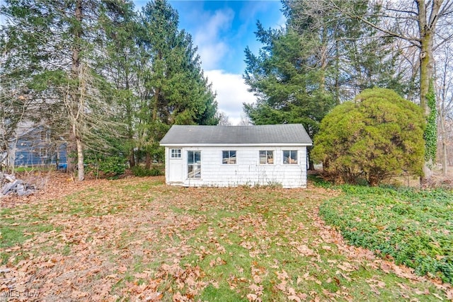 view of outbuilding