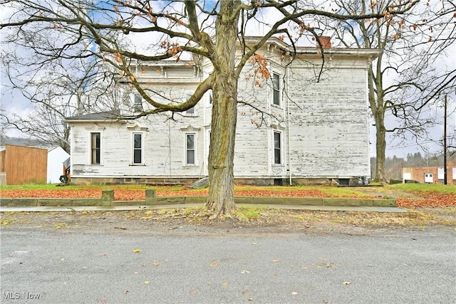 view of side of home