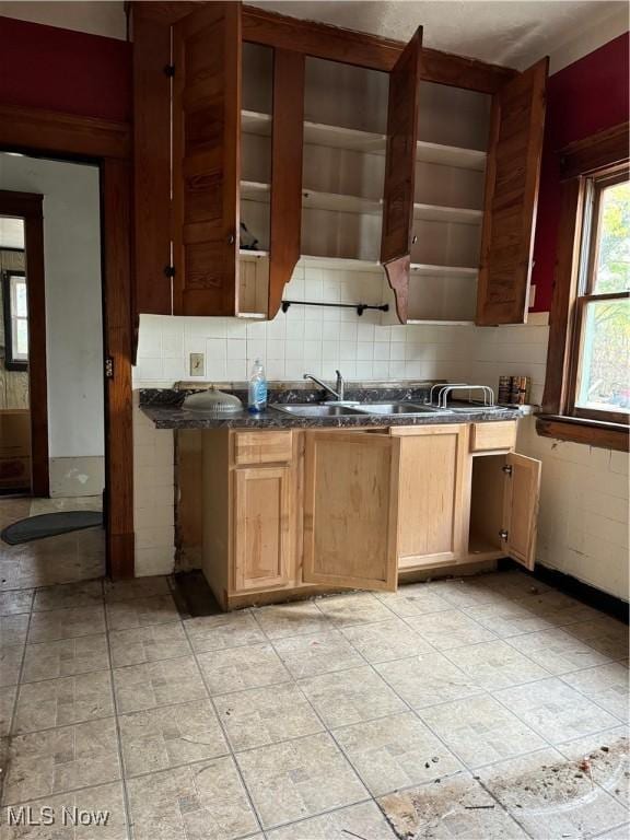 kitchen featuring tasteful backsplash