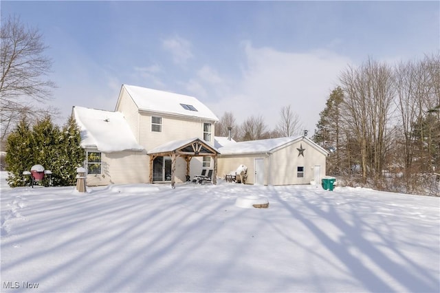 view of front of house