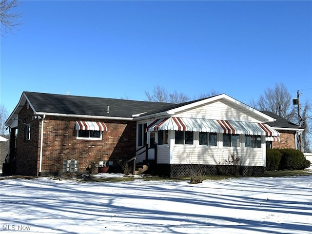 view of front of property